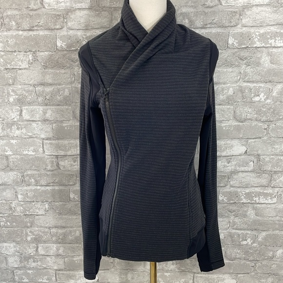 Lululemon Bhakti Yoga Jacket
Luon Pique Black Dark Slate / Black - Picture 1 of 9